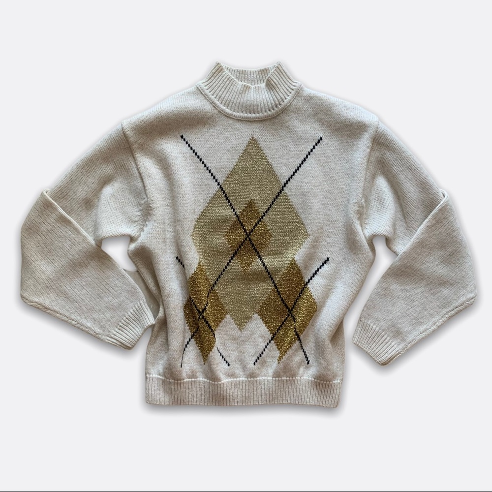 Liz Claiborne White  and Gold Sweater